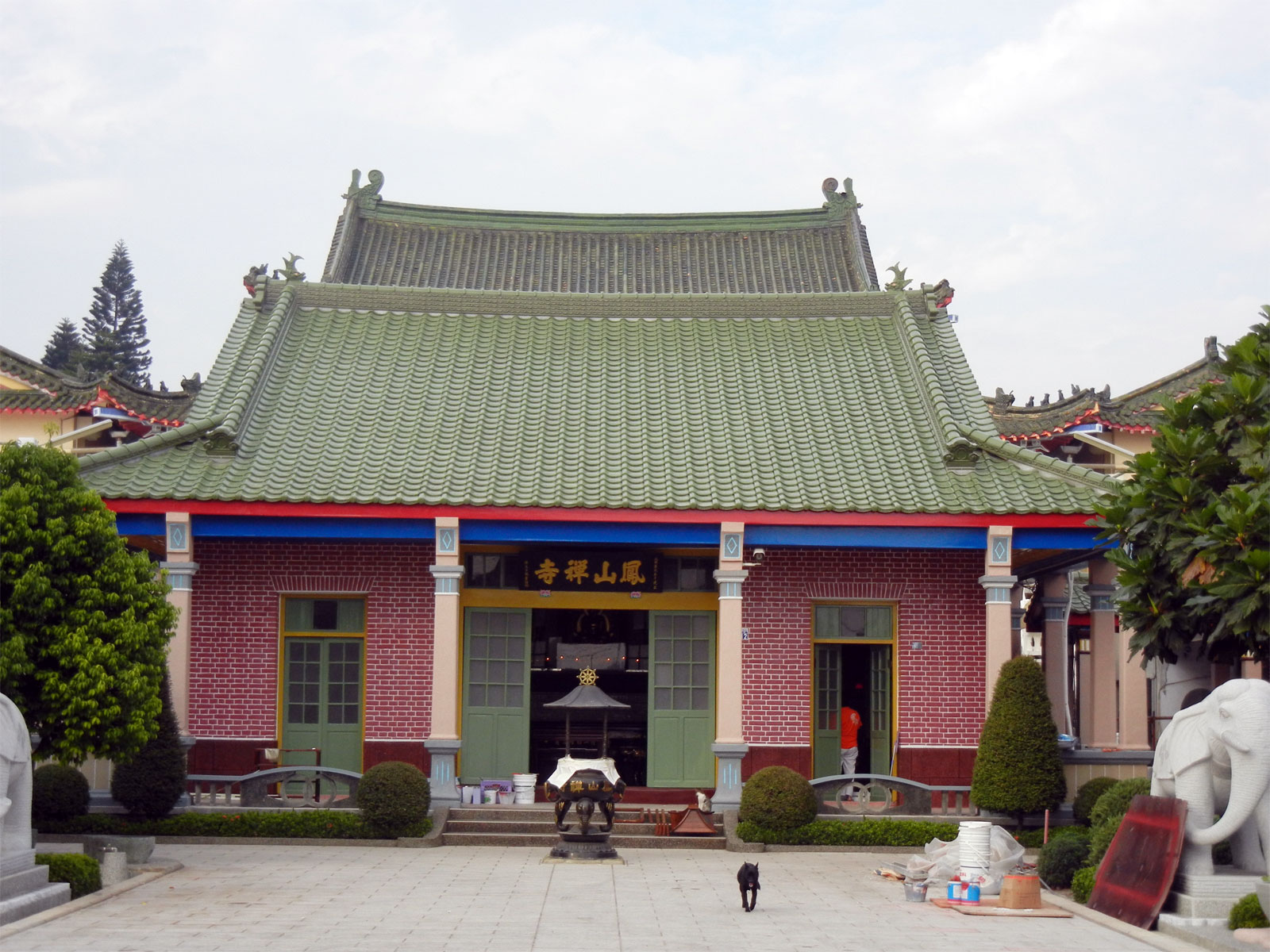 彰化-鳳山禪寺-前殿屋瓦翻修